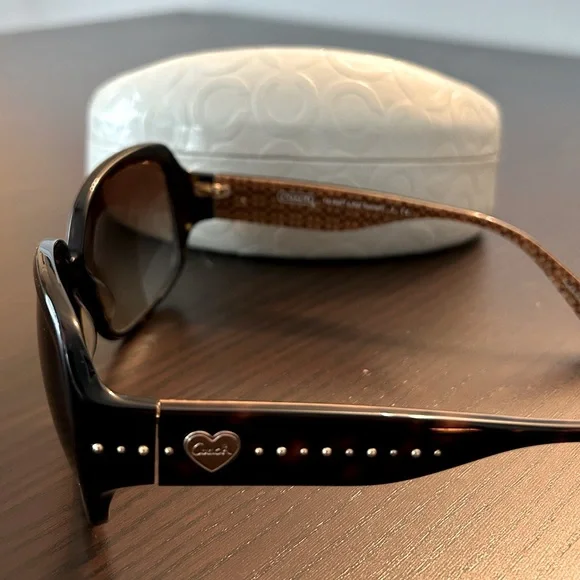 Excellent Condition Coach Sunglasses - Picture 3 of 4